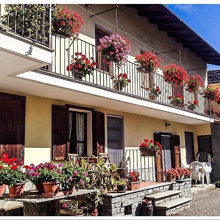 Agriturismo La Grange Пон-Сен-Мартен Екстер'єр фото