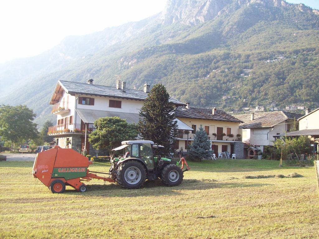 Agriturismo La Grange Пон-Сен-Мартен Екстер'єр фото