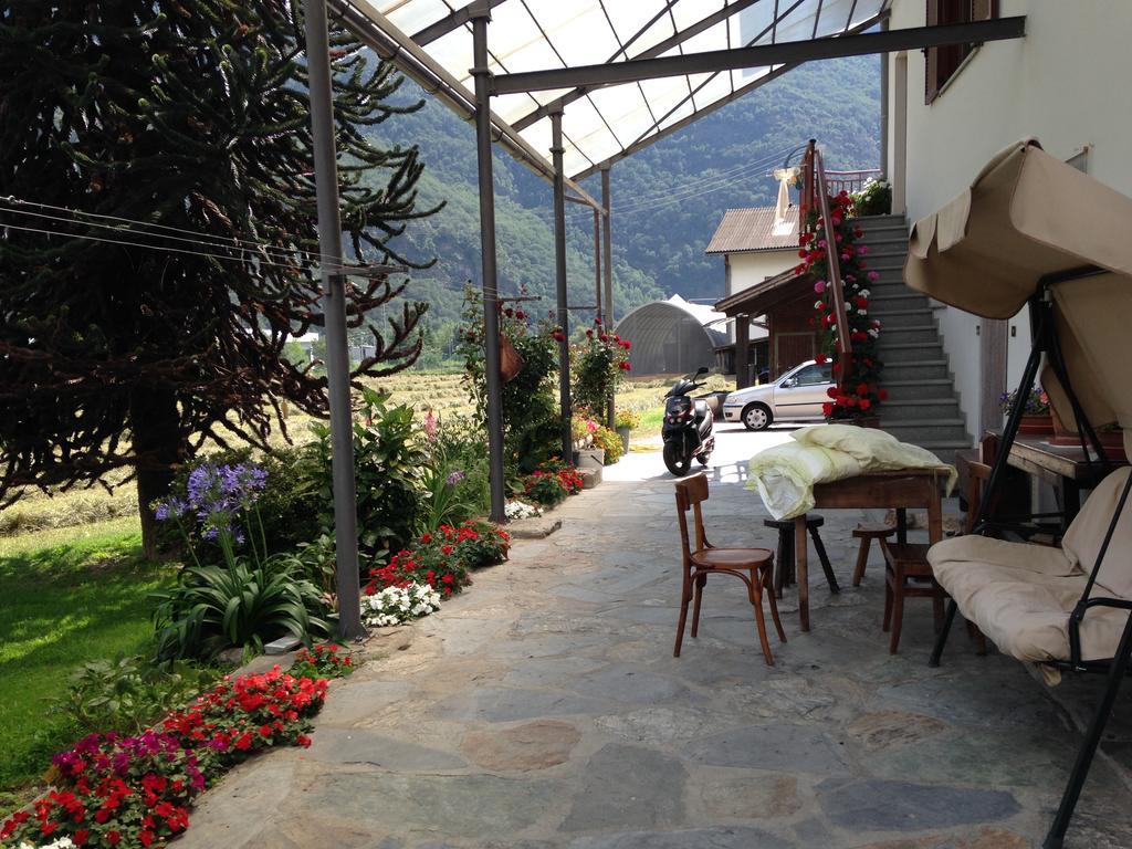 Agriturismo La Grange Пон-Сен-Мартен Екстер'єр фото